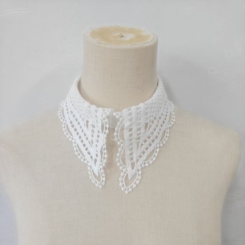 Lady White Ruffled False Colla - Embroidery A ulasan dan harga
