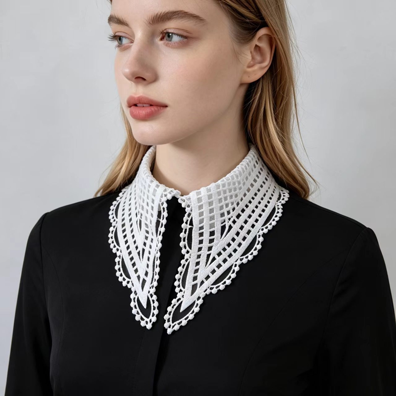 Lady White Ruffled False Colla - Embroidery A ulasan dan harga
